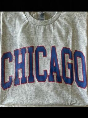 Chicago Graphic Crewneck shortsleeve- Gray with Blue & Red Lettering